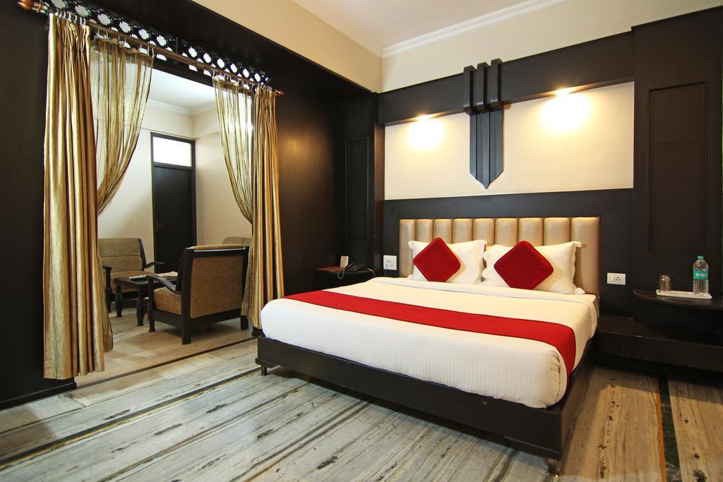 Le Grand Hotel Haridwar Exterior photo